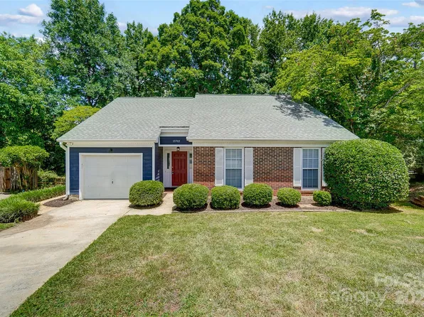 13702 Dealtry Ln, Pineville, NC 28134