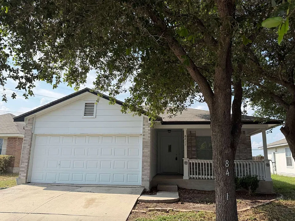 8411 Crinum Lily Dr
