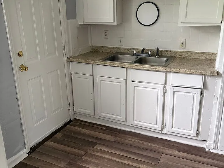 7345 Curtis St — Photo 9