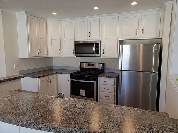 2nd image of 7040 Shawnee Dr #270