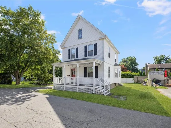 9 Cummings Rd, Newport, RI 02840