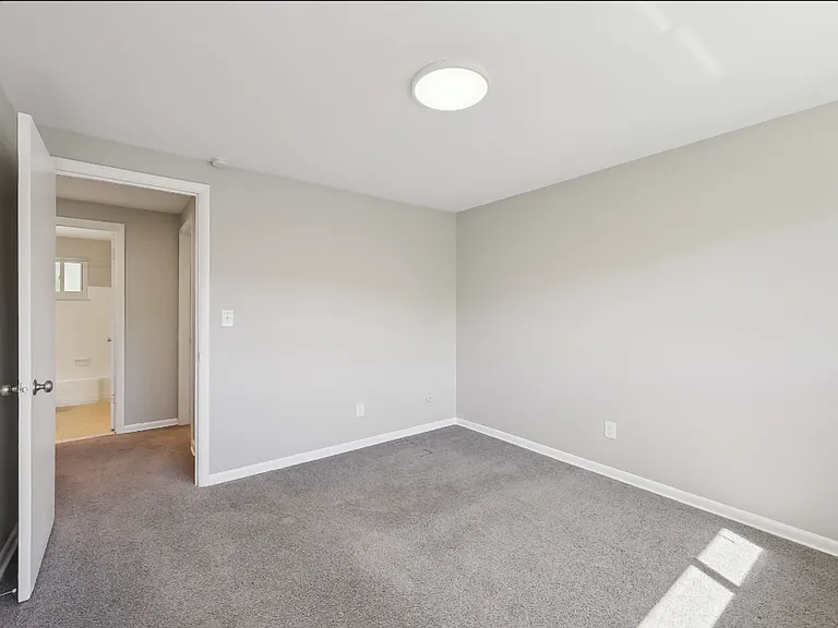 Worthington Court Townhomes — Photo 5