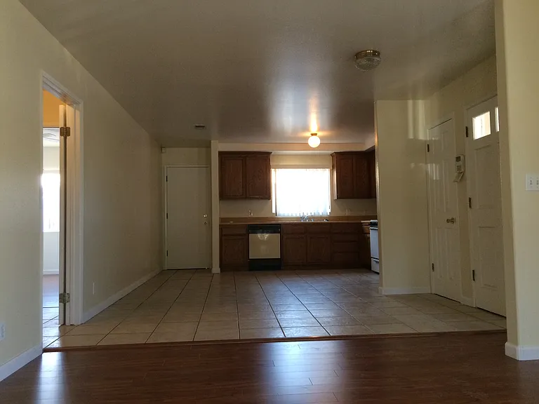511 N Brand Blvd — Photo 5