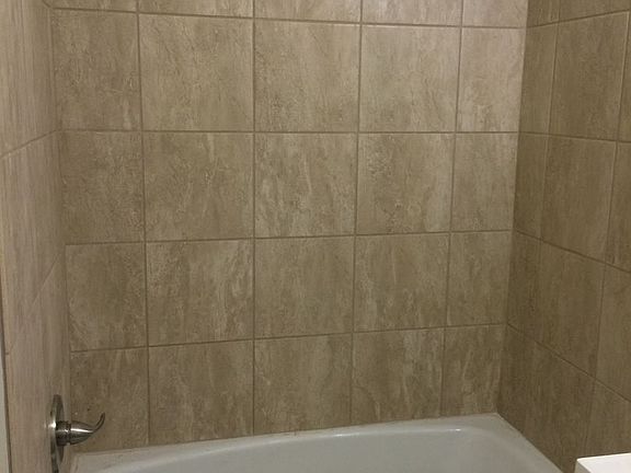 4th image of 328 Woodview Ave #B