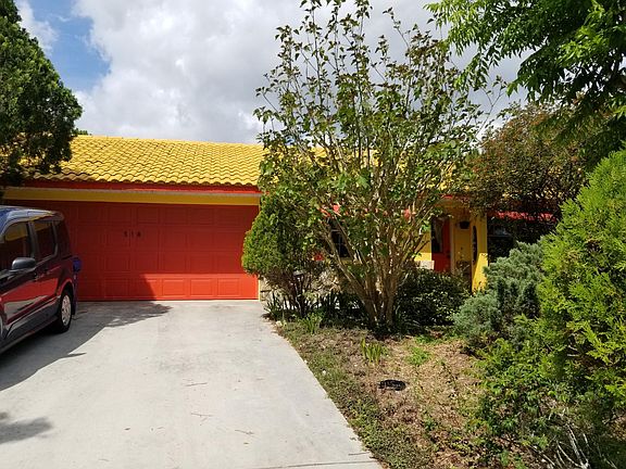 2nd image of 518 Antonio St