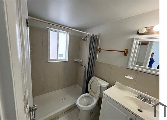 2nd image of 1530 Forest Hill Blvd APT 9