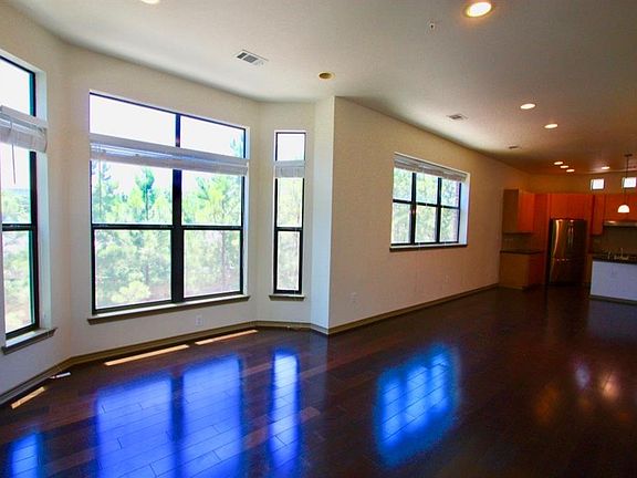 2nd image of 1201 Beaconsfield Ln APT 111