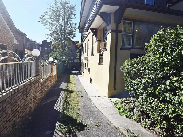 83-28 Abingdon Road image 27 of 34