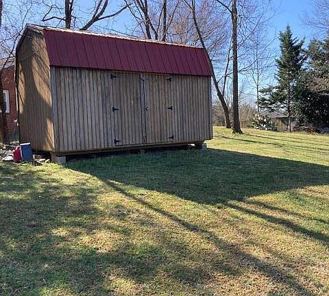 5th image of 815 Lakeview Dr