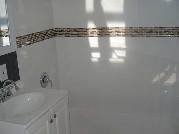 5th image of 3550 Holland Ave