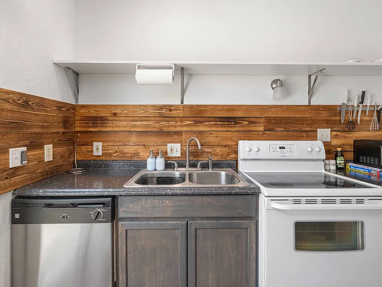 902 Presa Arriba Rd #A — Photo 7