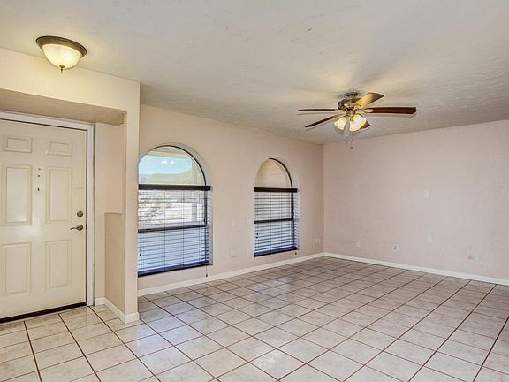 3rd image of 211 N Bonanza Ave