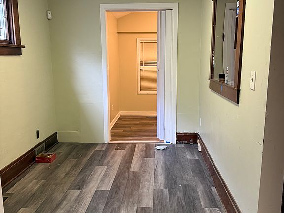 3rd image of 2866 Bailey Ave