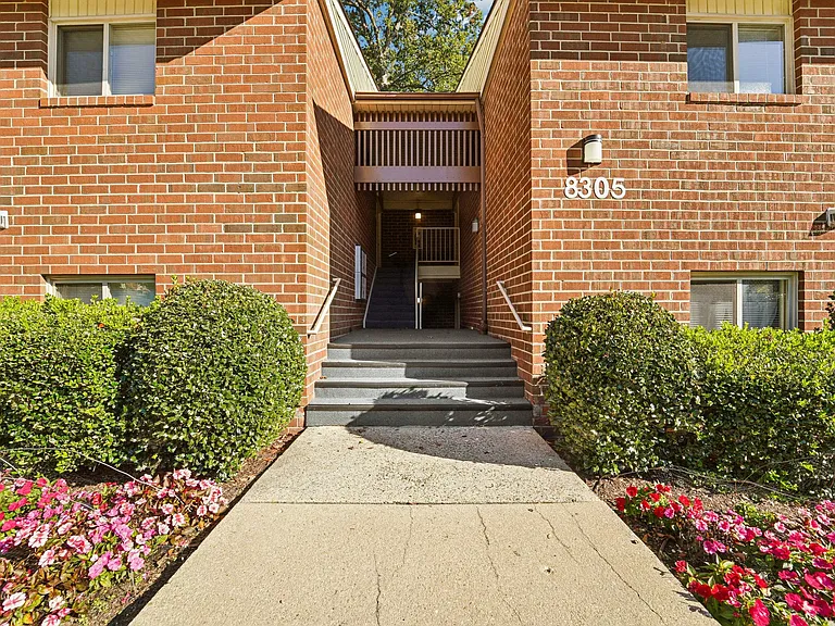 Autumn Woods Apartments