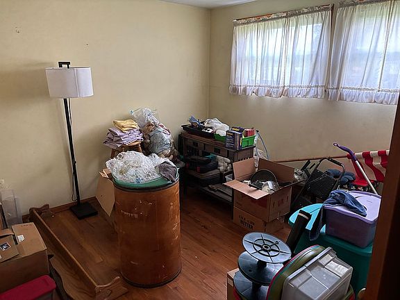 2nd image of 204 Greenlawn Rd