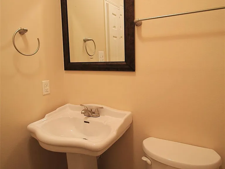 4709 Scott St #B — Photo 8