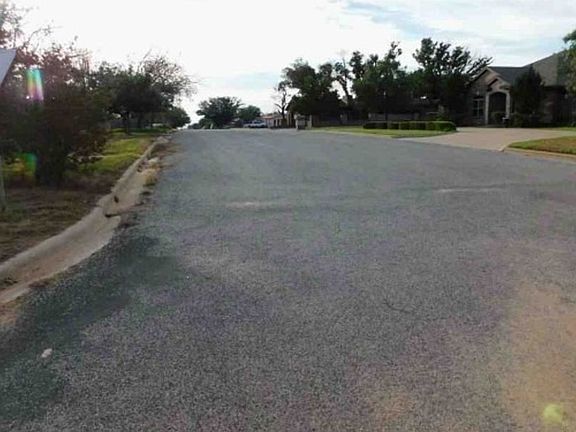 Exterior Neighborhood (street photo)