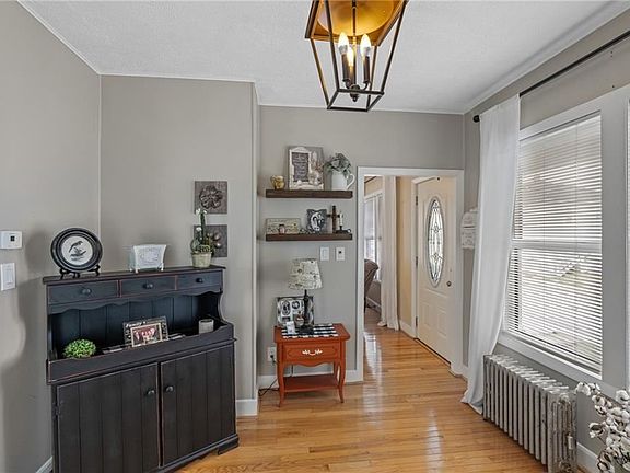 3rd image of 66 West St