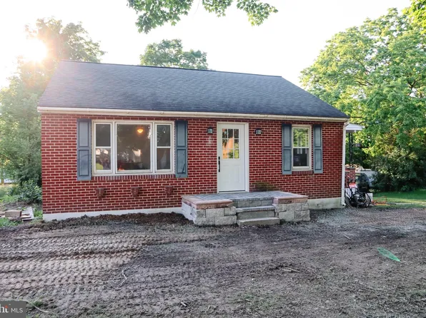 10781 Path Valley Rd, Fannettsburg, PA 17221