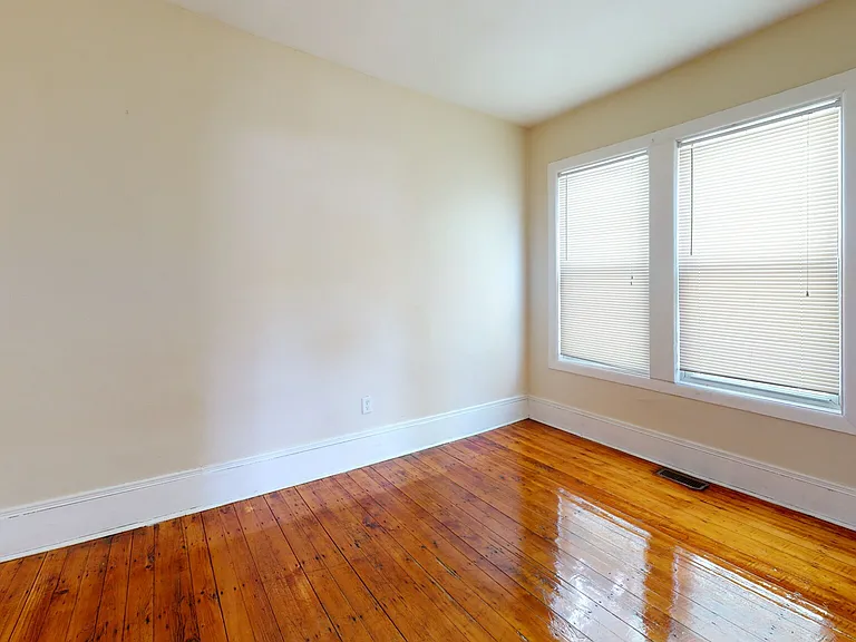 15-17 Langdon St #17 — Photo 4