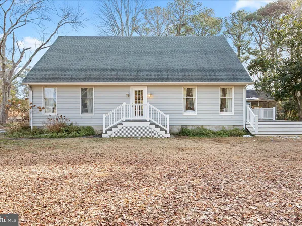 894 Garfield Pkwy, Bethany Beach, DE 19930