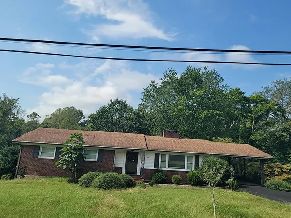704 Corn Tassel Trl, Martinsville, VA 24112