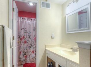 566 NW Valleybrook Rd, Blue Springs, MO 64014