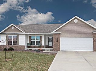 866 W 3rd St, Aviston, IL 62216