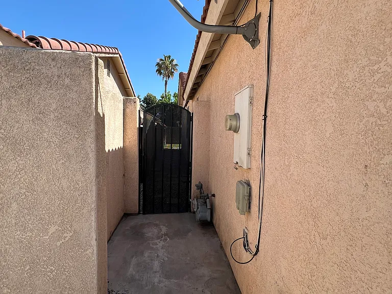 10821 Tivoli Ct — Photo 13