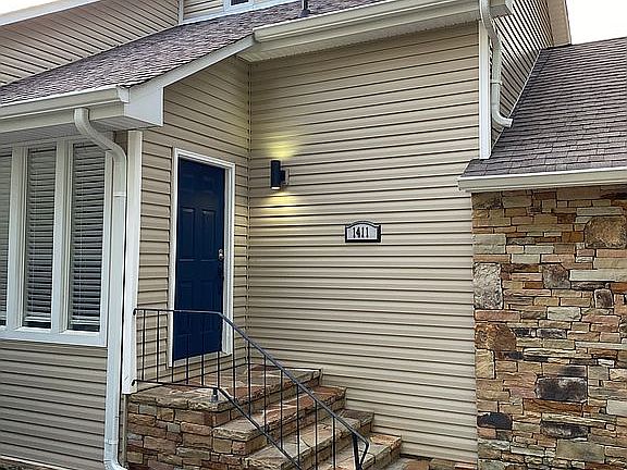 4th image of 1411 Carowinds Cir #2