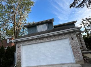 183 W Algonquin Rd, Des Plaines, IL 60016