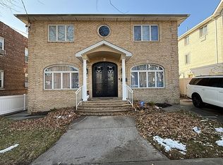 54-32 69th St, Flushing, NY 11378