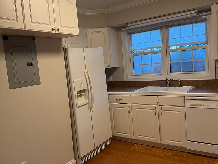 2012 S Mebane St #104 — Photo 13