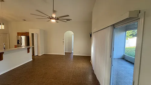 1823 Ashton Dr E Photo 1