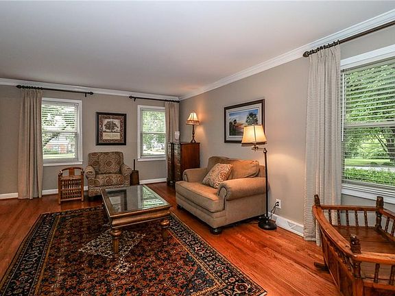 4th image of 109 Castlewood Dr