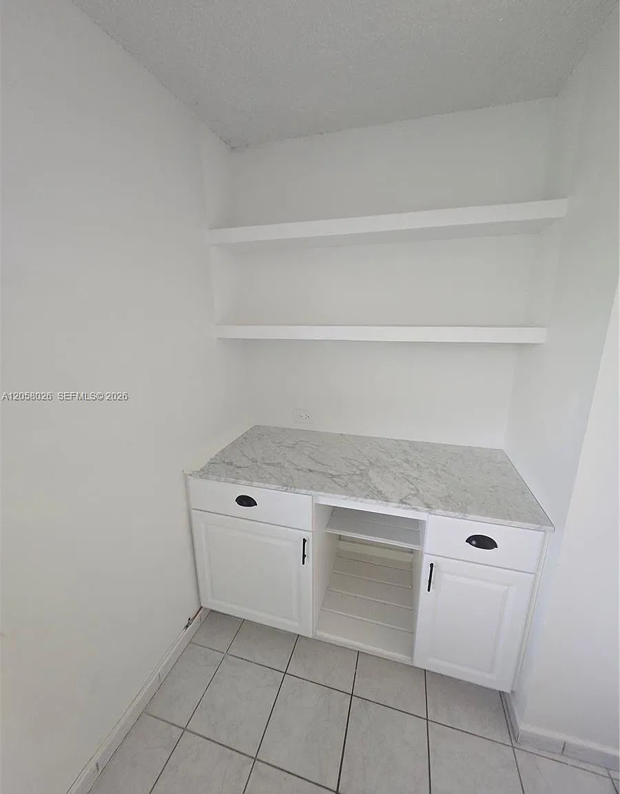 The Porticos Condo #1 — Photo 4