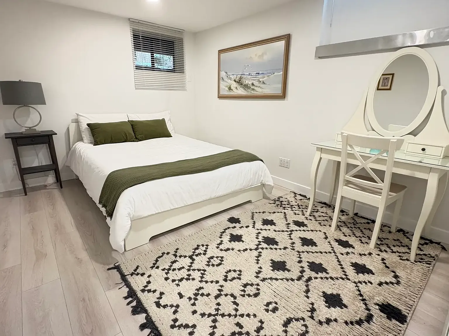 2 bed, 800 sqft, $2,800 — Photo 3