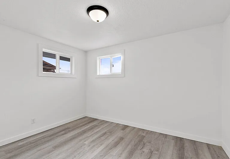1027 S Beeman St — Photo 12