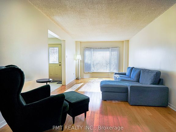3rd image of 26 Dartmoor Dr