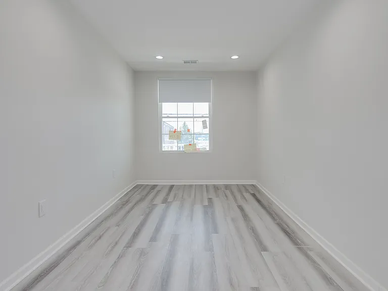 489 E Church St #B — Photo 5