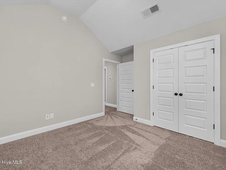 915 Sandpiper Xing — Photo 31