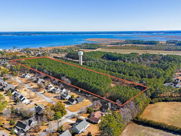 1555 Country Club Road, Morehead City, NC 28557