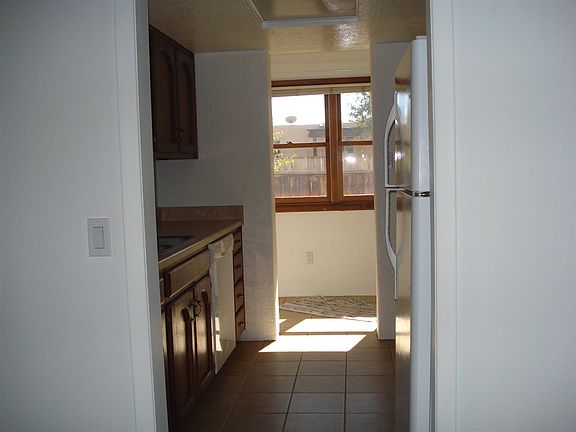 2nd image of 2805 Plaza Rojo