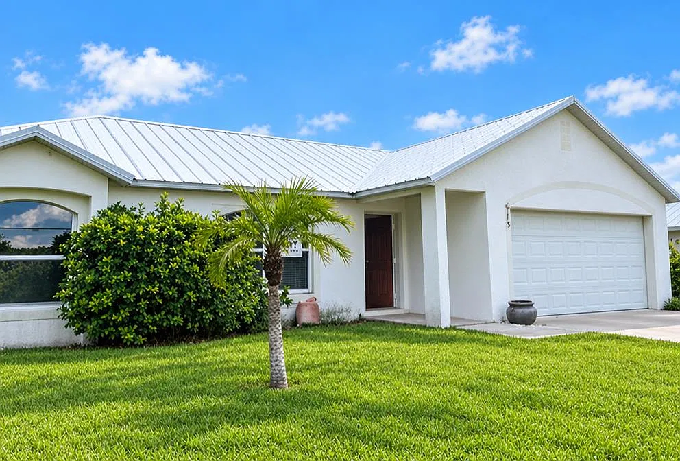 SW Lakehurst Dr, Pt Saint Lucie — Photo 1
