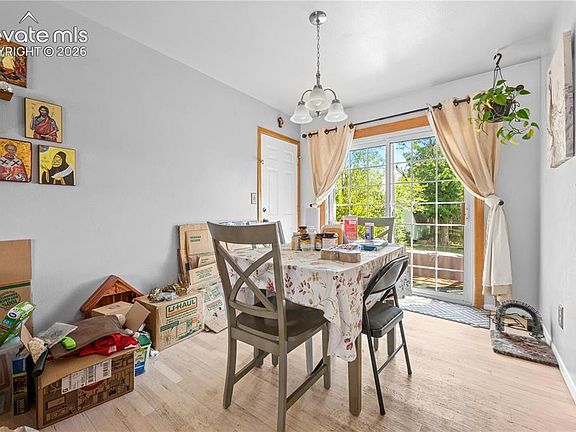 3rd image of 4255 Hedge Ln