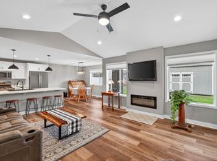 7246 385th St, North Branch, MN 55056