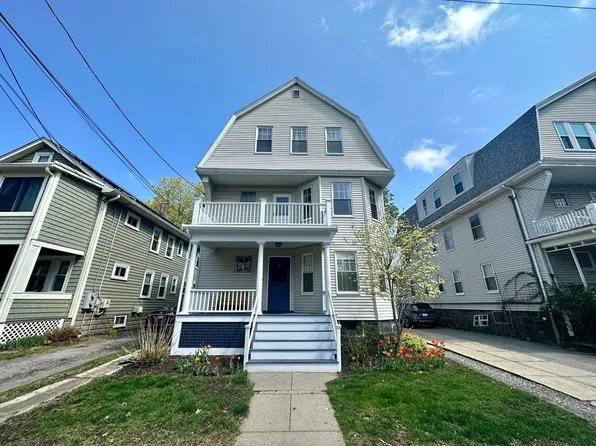 61 Dartmouth St #1, Belmont, MA 02478