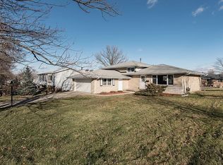 8827 S 83rd Ct, Hickory Hills, IL