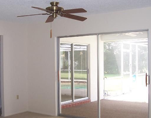 3rd image of 4711 Palm Aire Cir