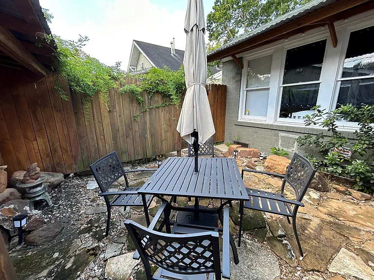 1322 Harvard St — Photo 14